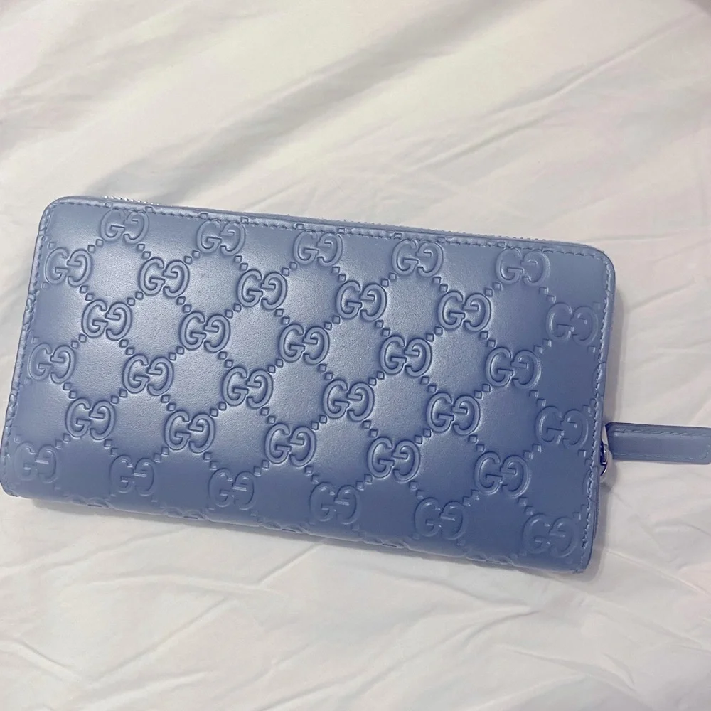 Authentic Gucci Wallet - Picture 2 of 5